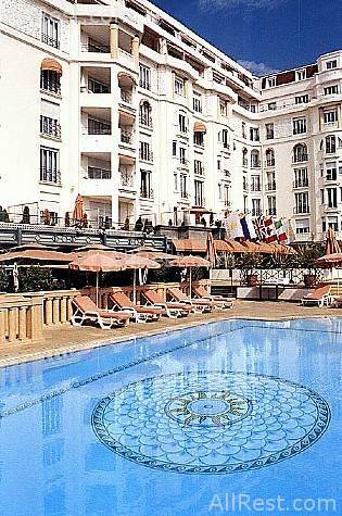 Hotel Majestic Barriere 32